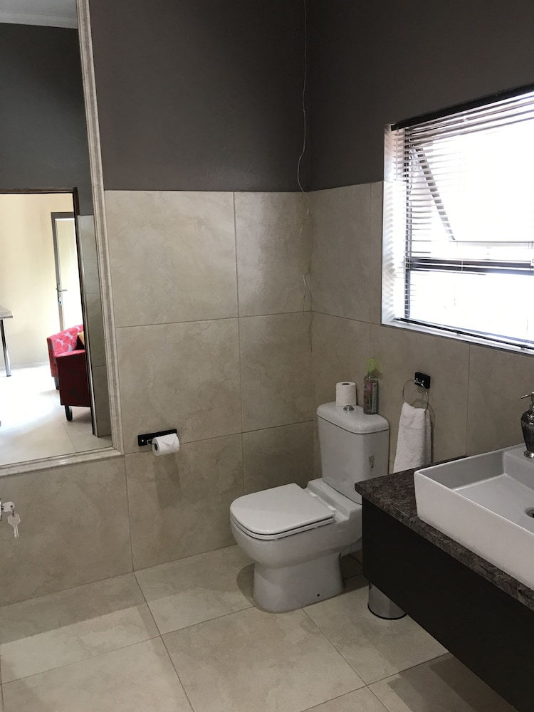 Family Room, 1 Bedroom, Courtyard Area photo 3