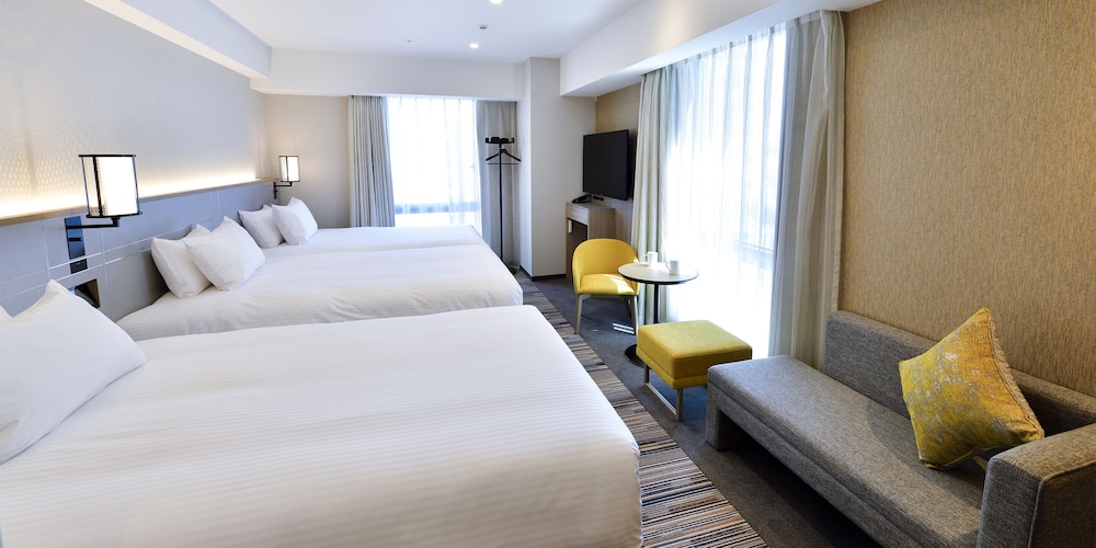 Deluxe Triple Room, Non Smoking - Photo 1