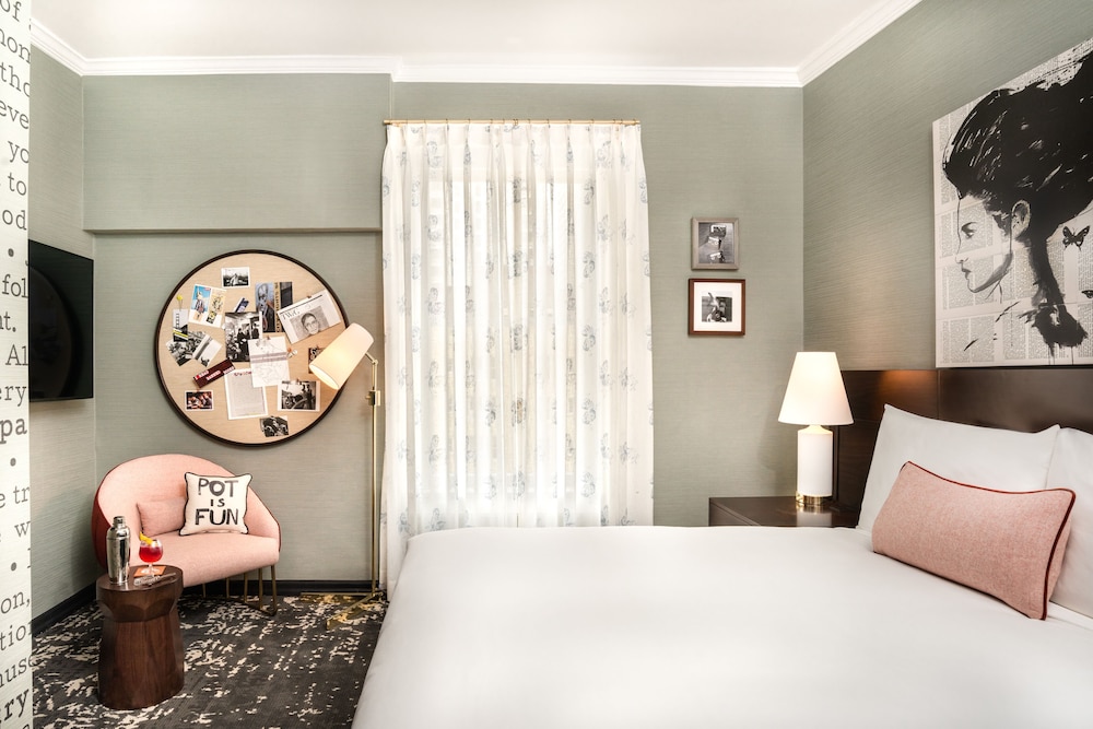 Standard Room, 1 Queen Bed - Photo 1
