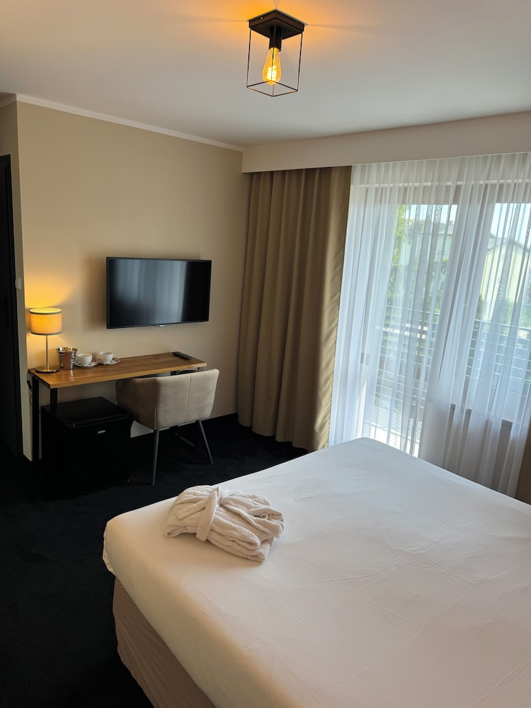 Double Room, Balcony - Photo 3