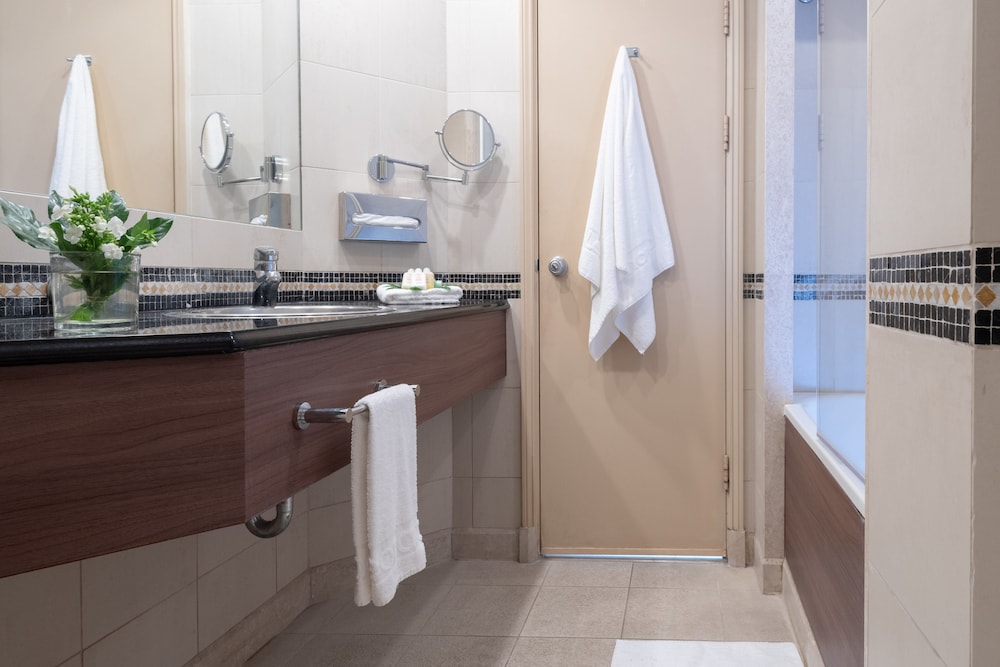 Jacuzzi Suite photo 3