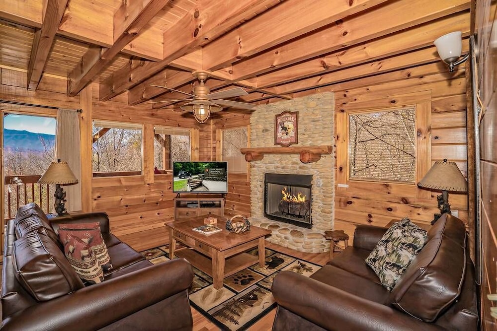 House, Multiple Beds, Hot Tub, Mountain View (A Mountain Dream)