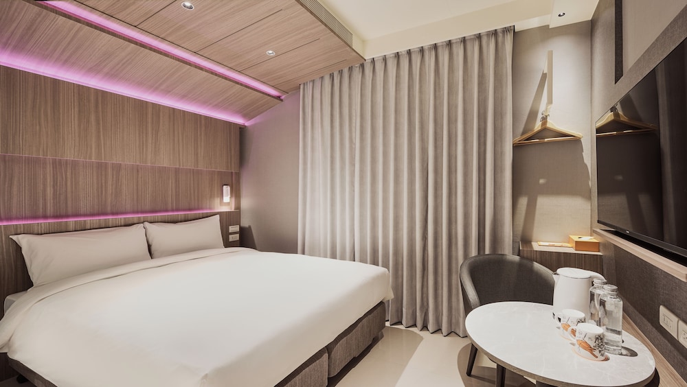Superior Room, City View
