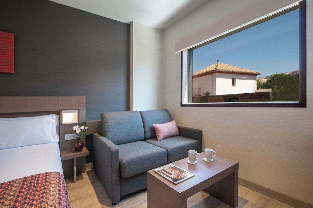 Triple Room, City View photo 2