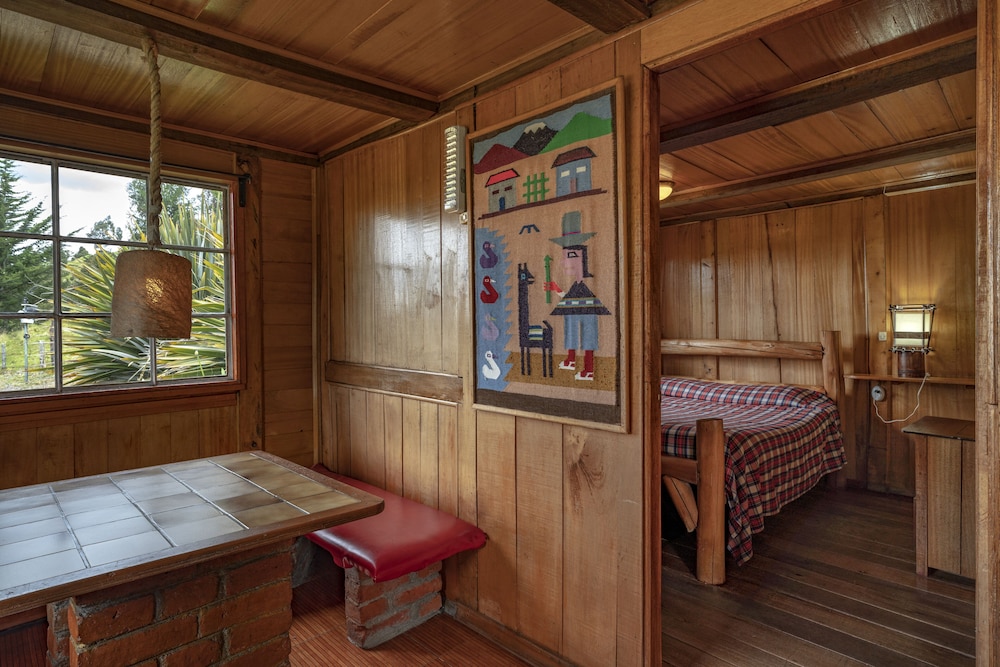 Basic Cabin, Fireplace (6 People) photo 1