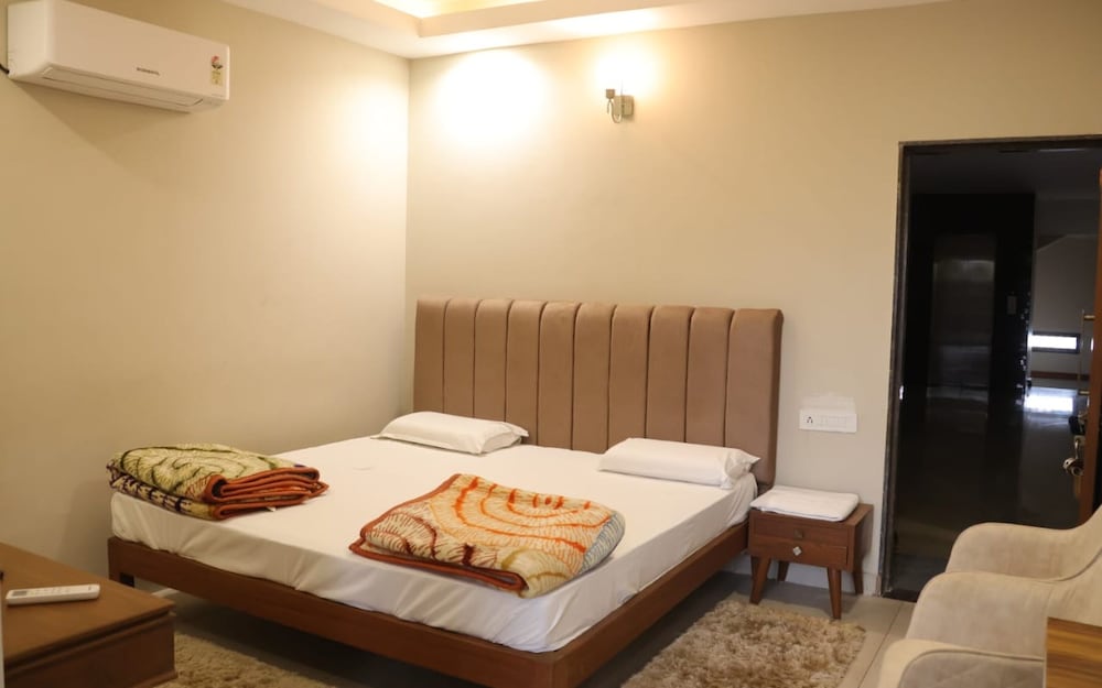 Royal Room