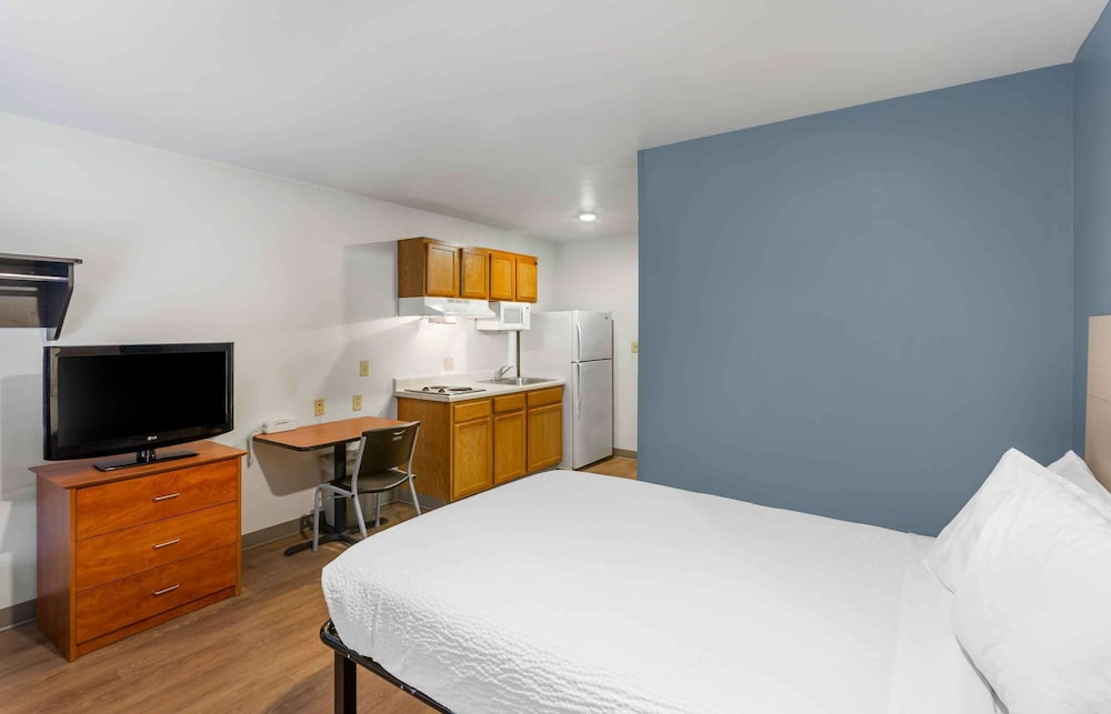 Standard Studio, 1 Double Bed, Non Smoking, Refrigerator & Microwave photo 3