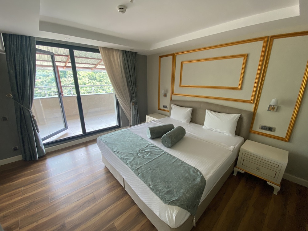Suite, 1 Queen Bed photo 1