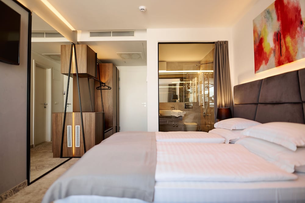 Standard Single Room, Partial Sea View photo 3
