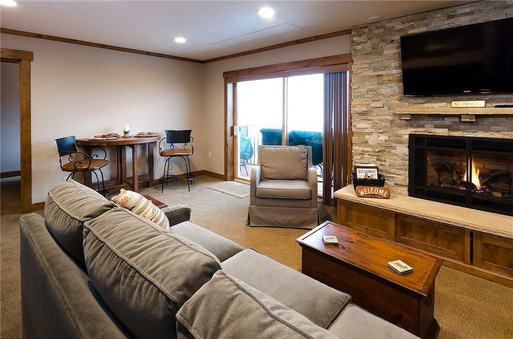 Condo, 2 Bedrooms, 2 Bathrooms photo 1