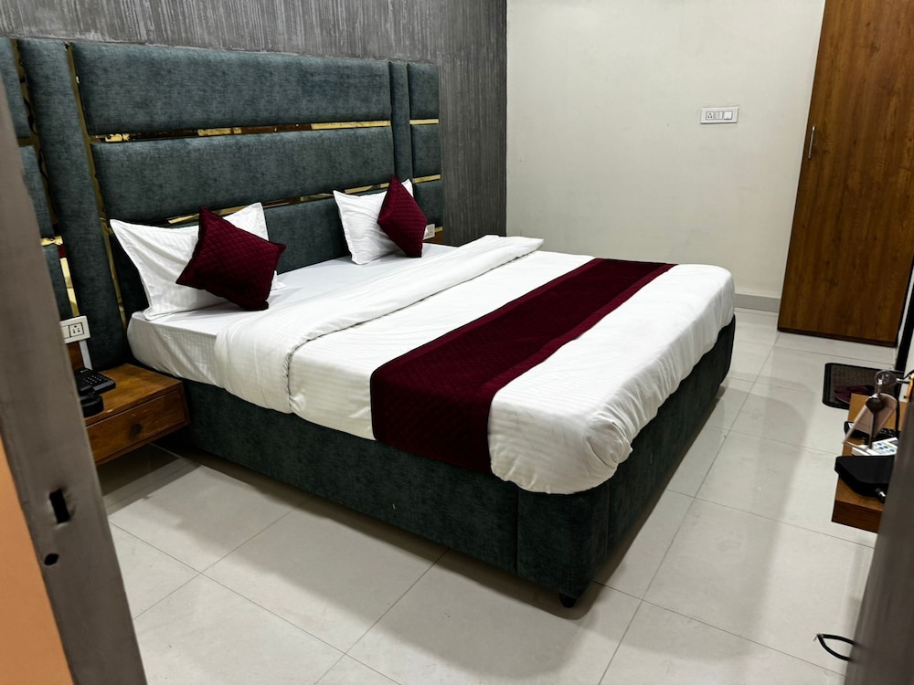 Deluxe Room - Photo 1