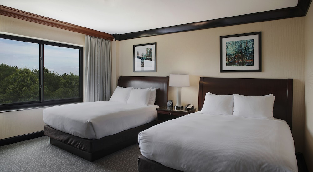 Suite, 2 Queen Beds, Accessible - Photo 2