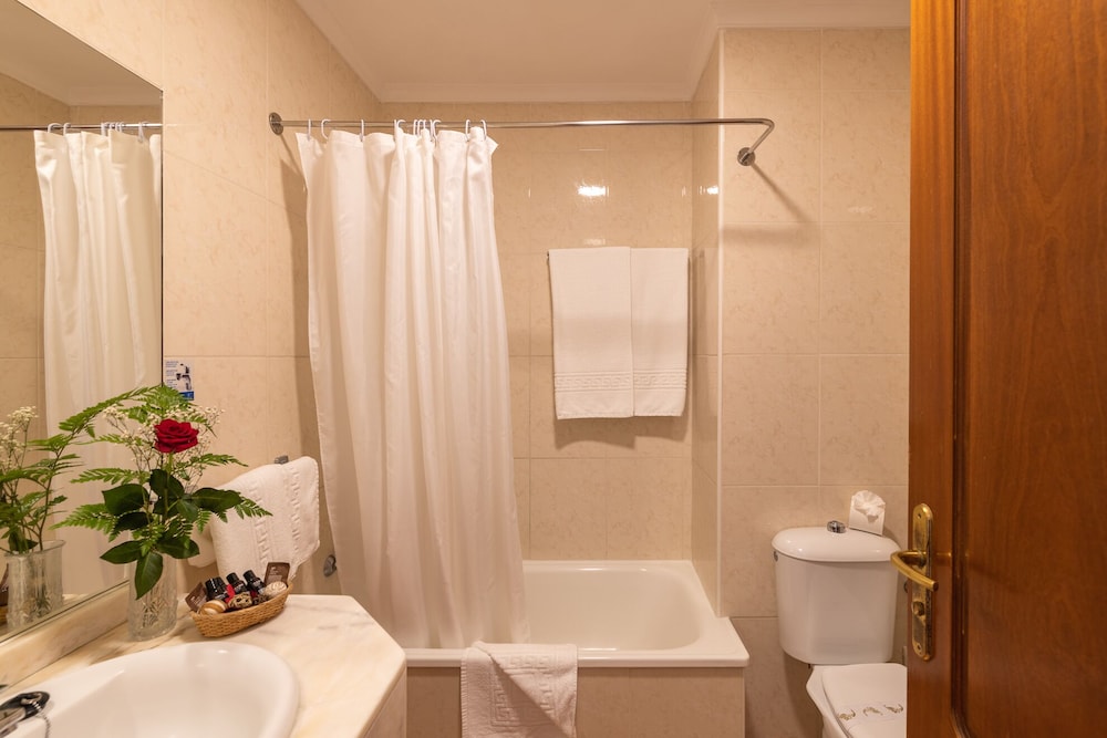 Superior Room - Photo 9