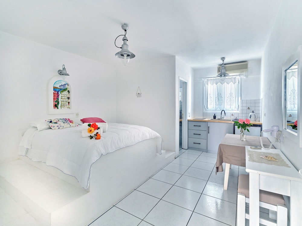 Premium Apartment, Pool View (4 Adults)