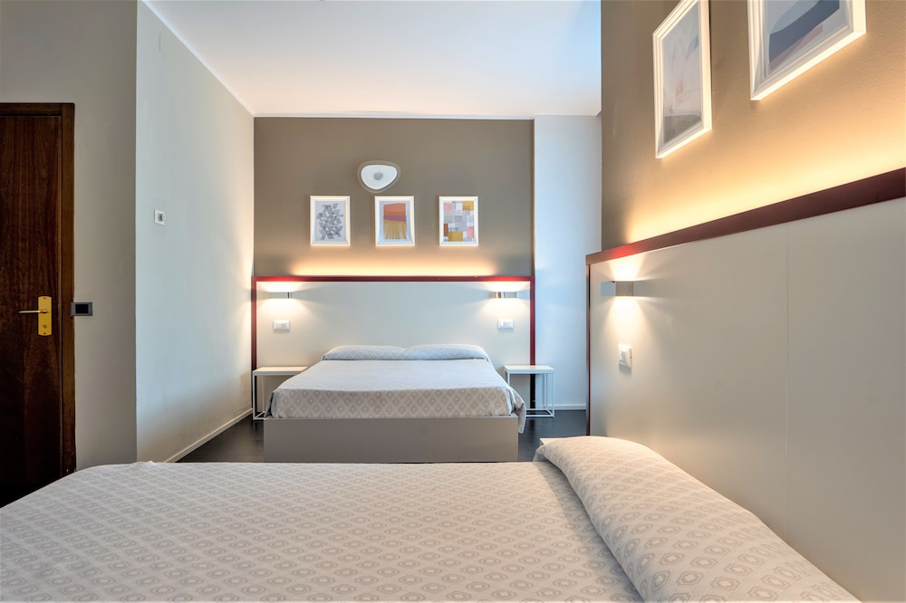 Family Room, 1 Bedroom, Ensuite - Photo 5