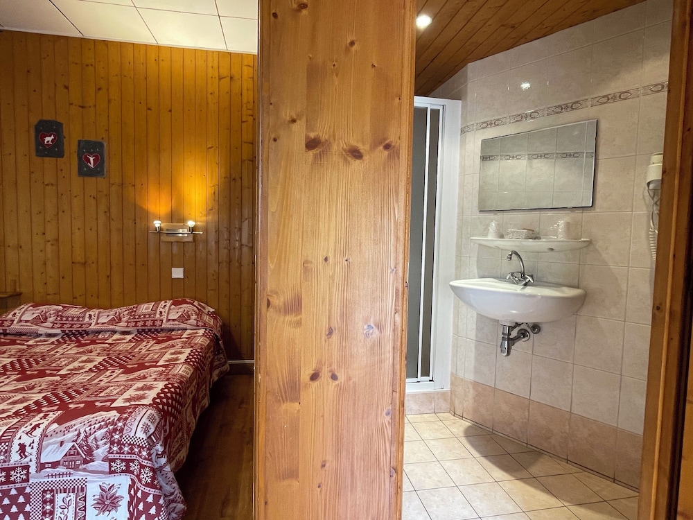 Standard Double Room photo 2