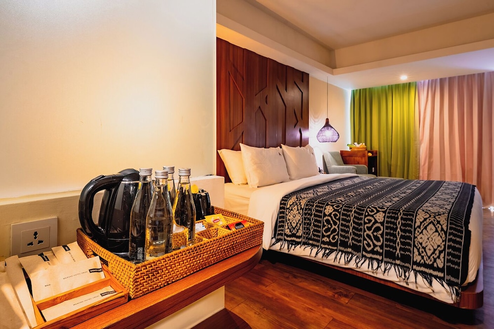 Max Happiness Room