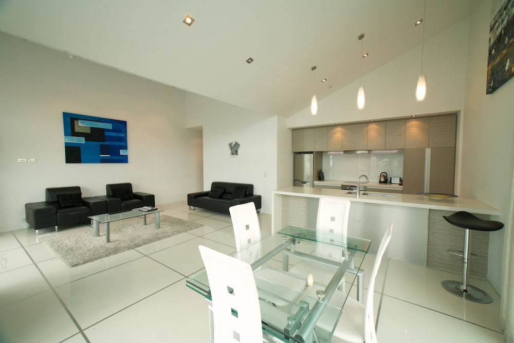 Penthouse Four photo 3
