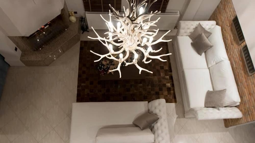 Grand Suite, 3 Bedrooms, Pool View photo 2
