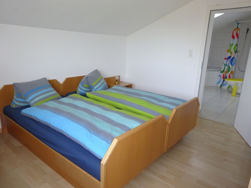 Apartment, 2 Bedrooms, Balcony (East) photo 3