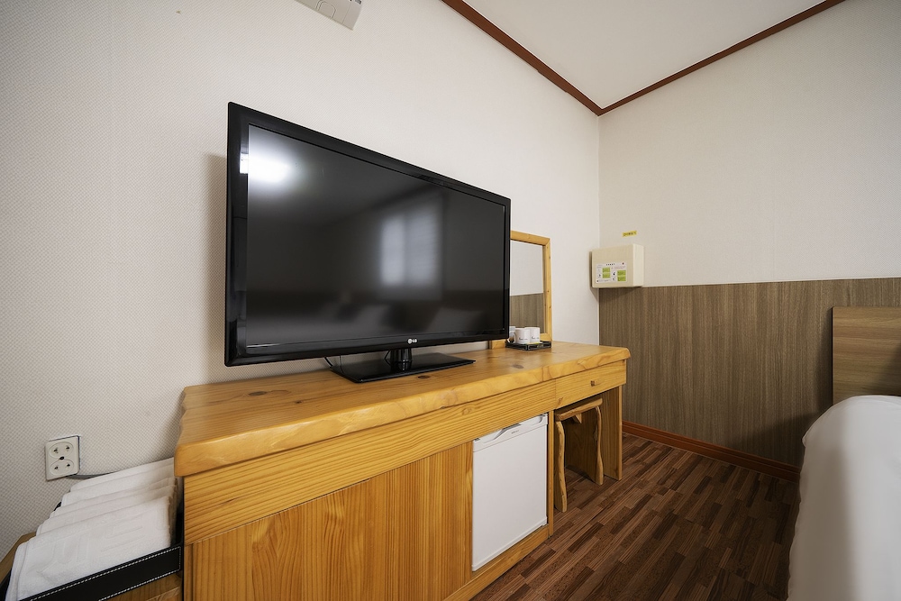 Deluxe Triple Room photo 2