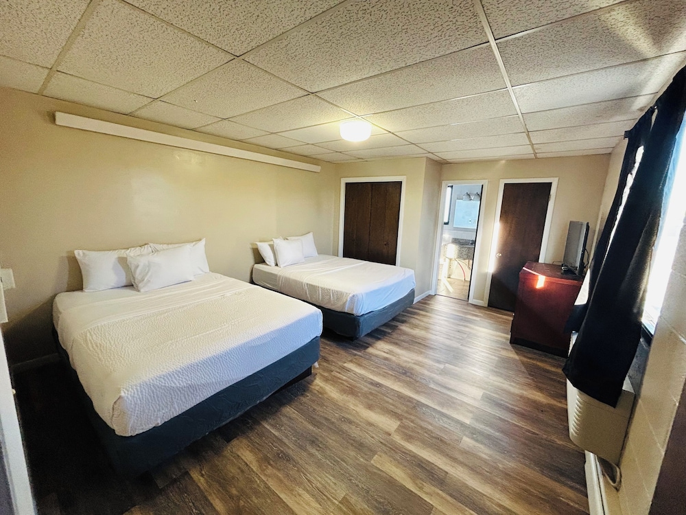 Suite, 2 Queen Beds, Non Smoking - Photo 3
