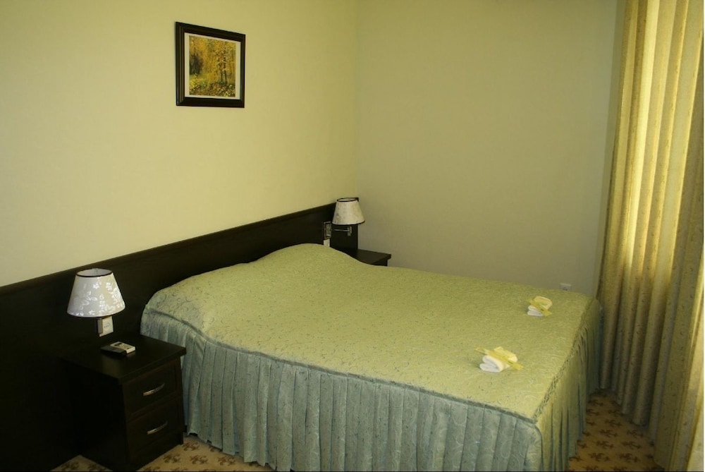 Standard Double Room, 1 Queen Bed