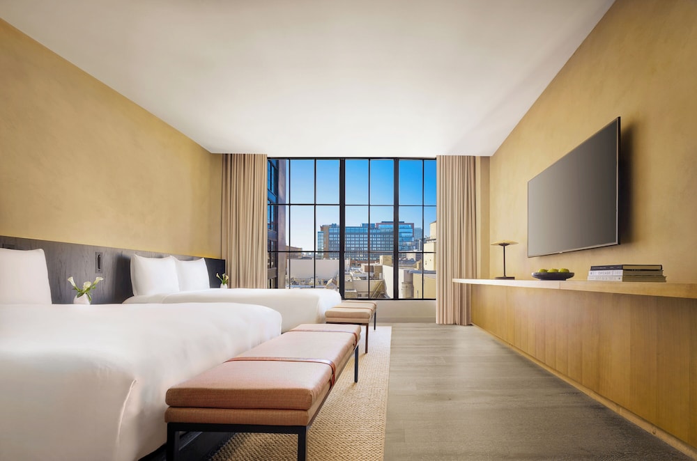 Deluxe Room, 2 Double Beds, Accessible