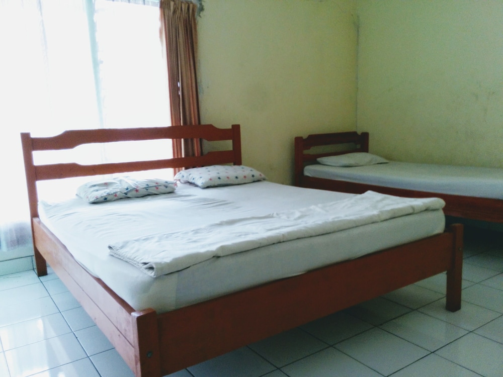 Economy Triple Room (with AC)