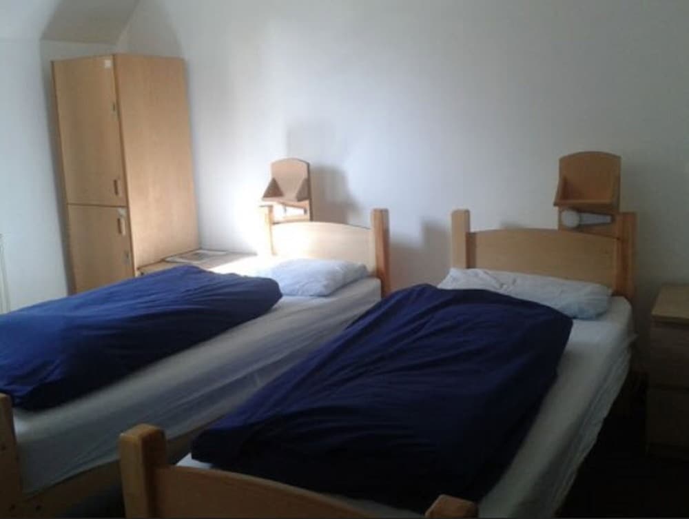 Twin Room, Ensuite photo 3