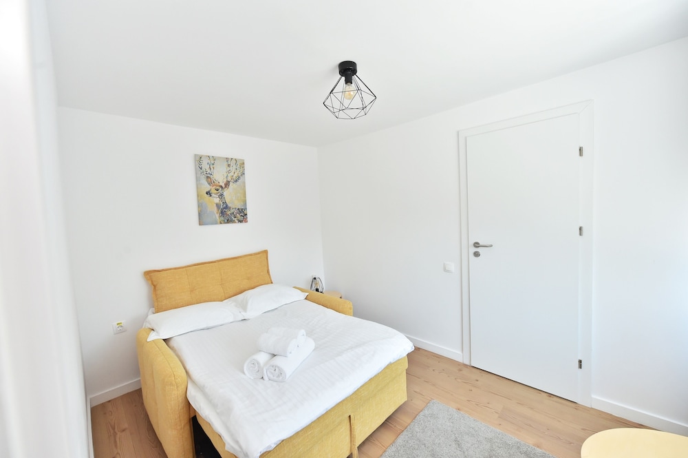 Standard Suite - Photo 12