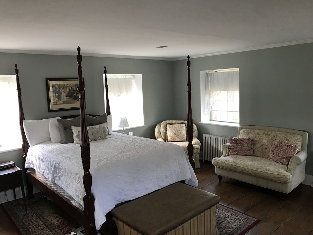 Honeymoon Single Room