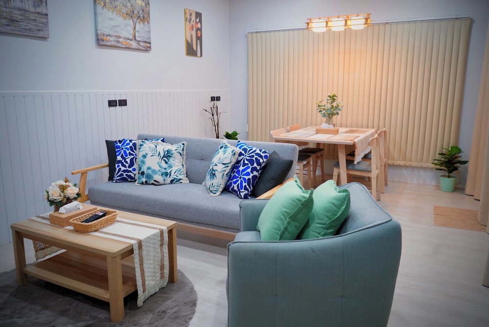 House, 1 Queen Bed with Sofa bed, Non Smoking, Patio photo 2