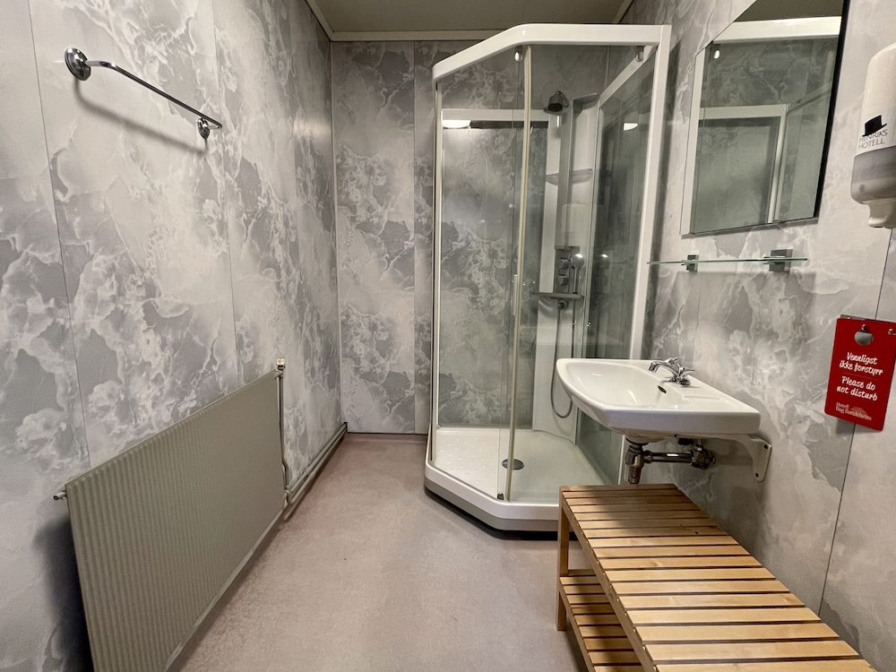 Family Quadruple Room, Shared Bathroom thumbnail 5