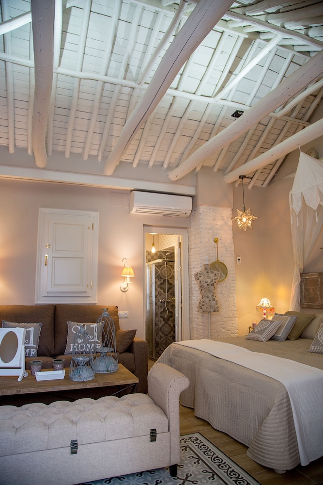 Romantic Penthouse, Refrigerator & Microwave