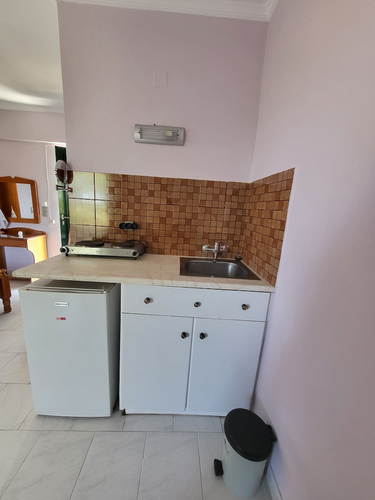 Standard Triple Room - Photo 7