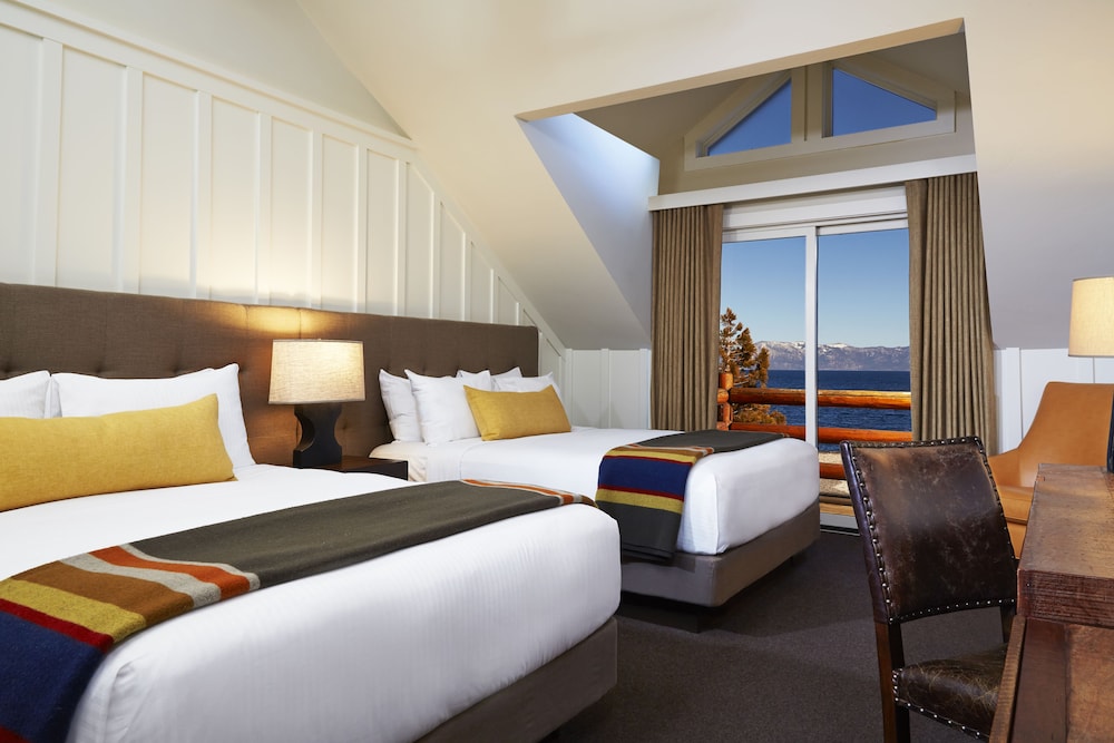 Lakefront Room, 2 Queen Beds, Balcony