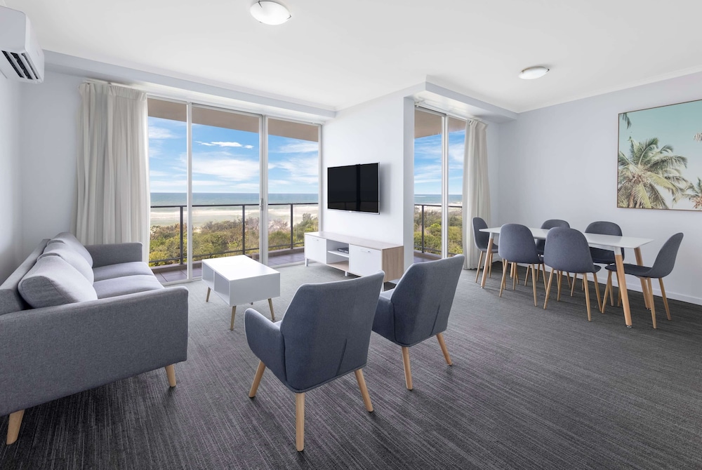 3 Bedroom Ocean View Apartment - Photo 6