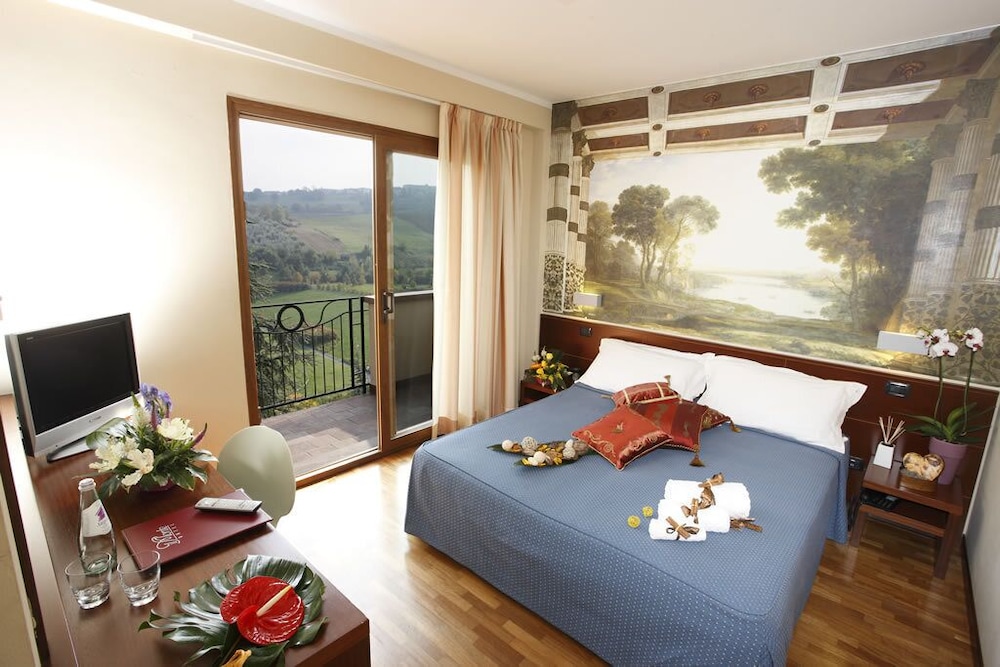 Double or Twin Room photo 3