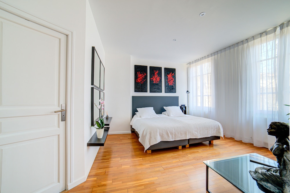 Luxury Double or Twin Room, Private Bathroom, City View photo 2
