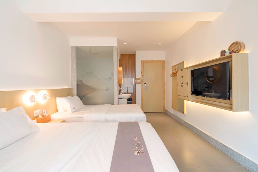 Superior King Or Twin Room photo 3