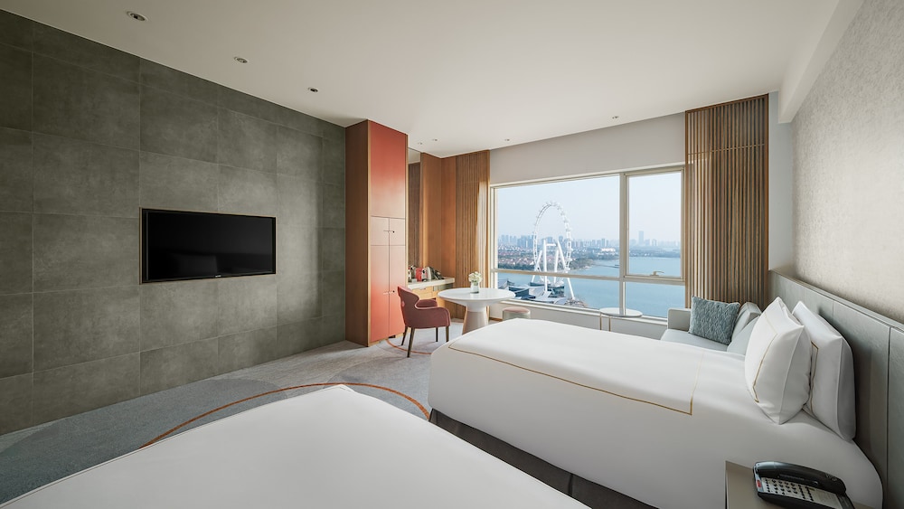Premium Room, Multiple Beds (Jinji Lake View) - Photo 1
