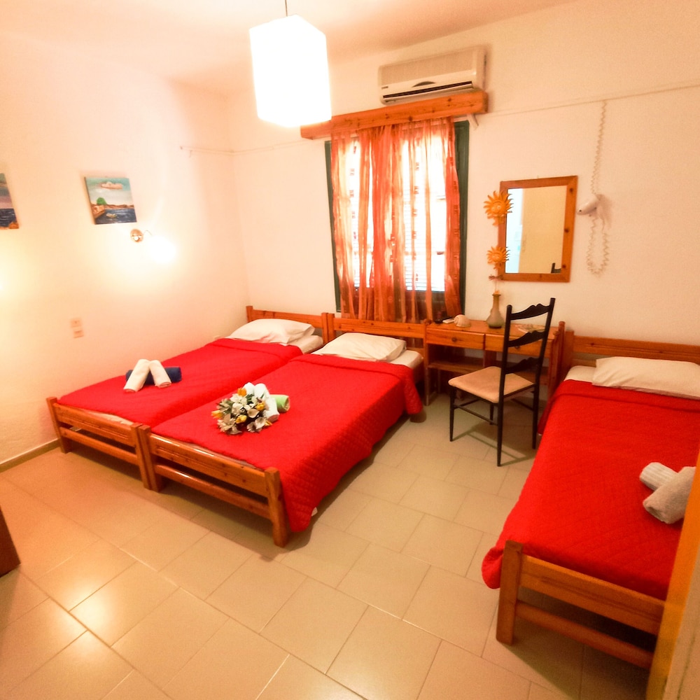 Economy Triple Room