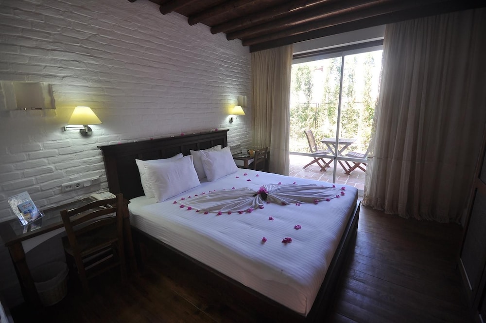 Standard Double or Twin Room, Garden View - Photo 2