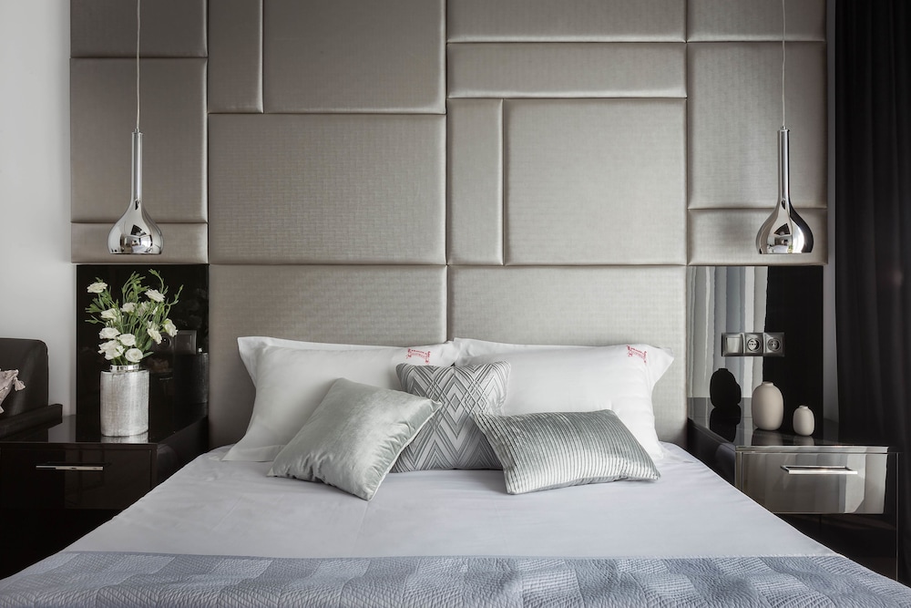 Romantic Double Room, 1 Queen Bed, Refrigerator photo 2