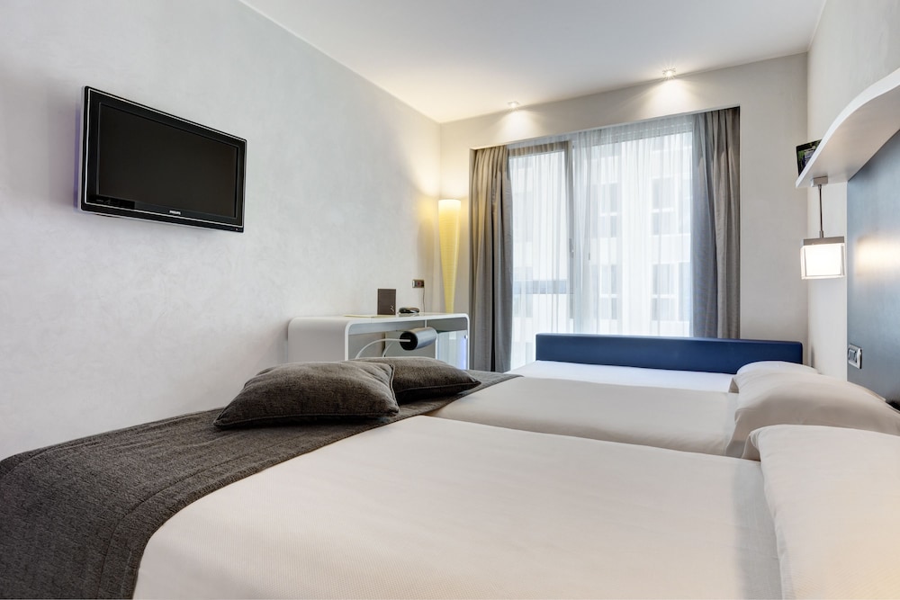 Comfort Room, Multiple Beds