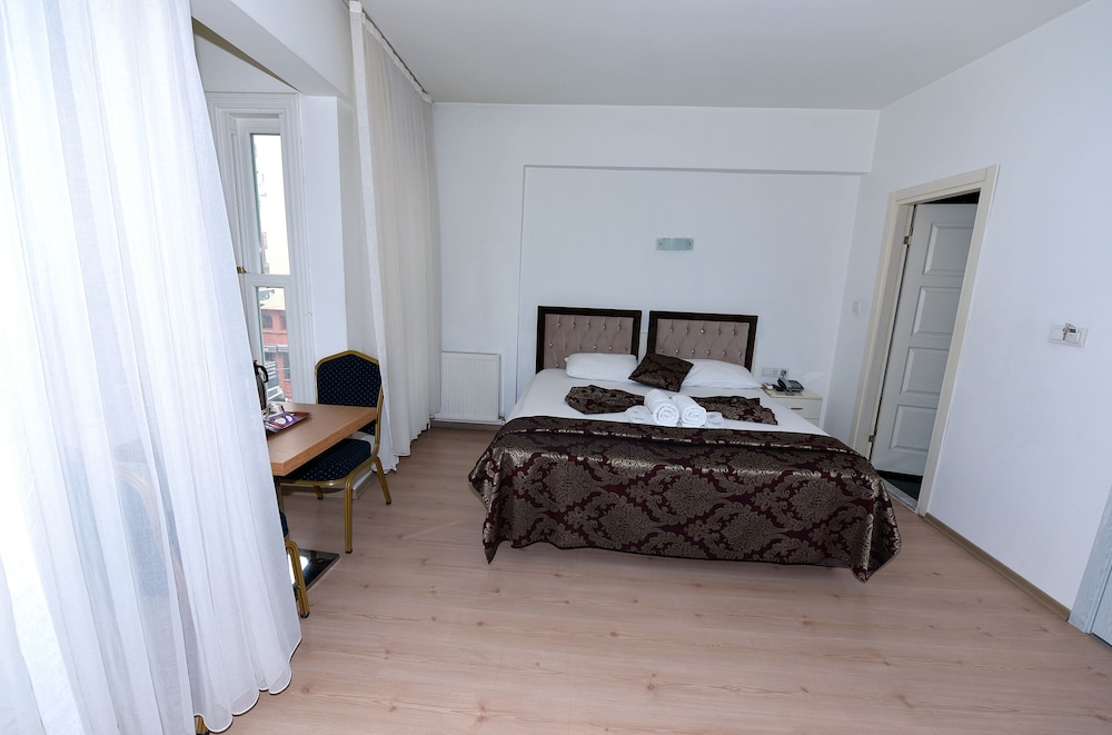 Standard Double Room photo 2