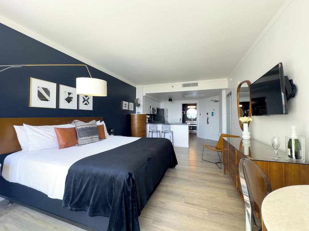 Deluxe Studio Suite, Kitchenette, Ocean View0904.02