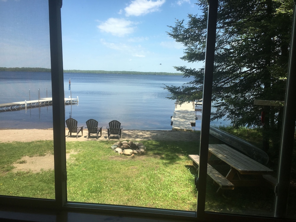 Wolf Den Cabin photo 2