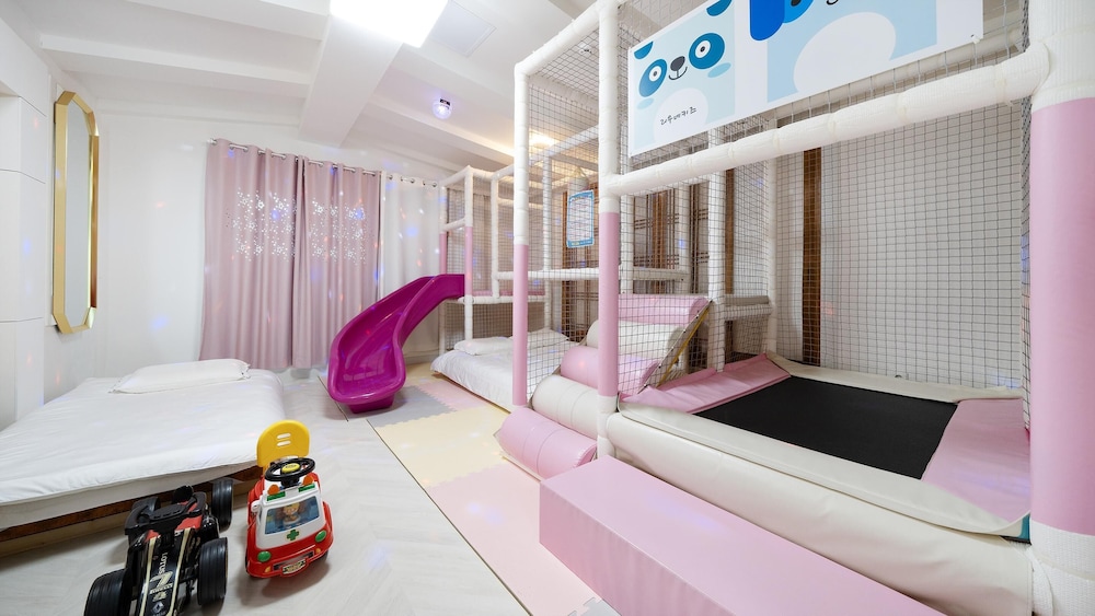 Basic Room, 1 Bedroom (102) - Photo 20